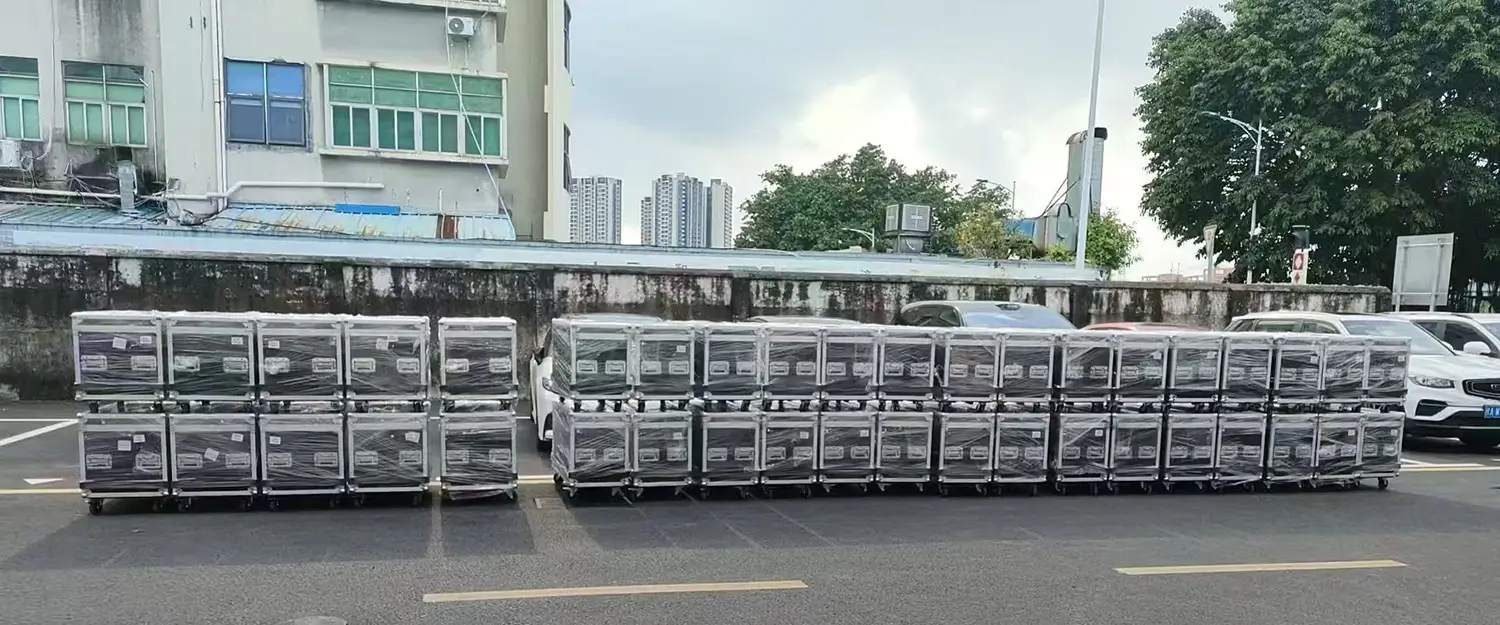 outdoor rental led display flight cases with wheels for touring transport .webp