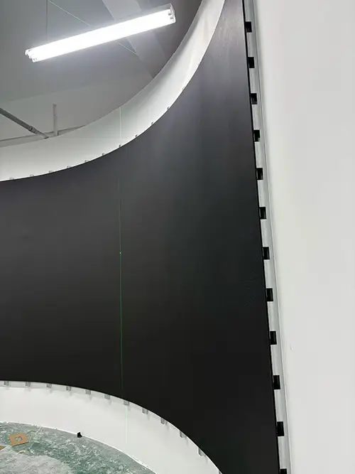 Close-up of curved flexible LED display P1.86 in school exhibition hall.webp
