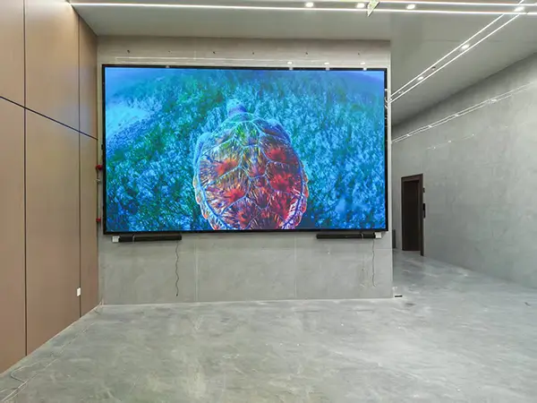 Indoor Fixed LED Display Vs LCD Video Wall: Why Professional Integrators Are Choosing Seamless LED for Commercial Projects